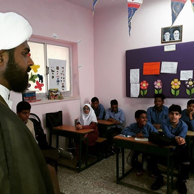 جشن انقلاب در مدرسه استثنایی ارمغان قشم برگزار شد 